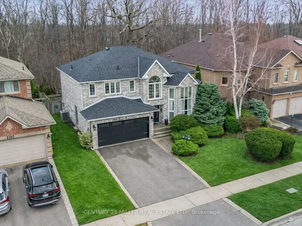 2144 Grand Ravine Dr, Oakville, ON L6H 6B4