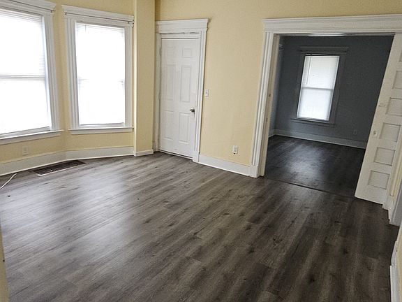 4th image of 225 Campbell Ave #1