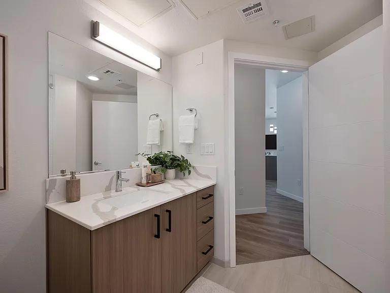 Halcyon Apartments — Photo 74