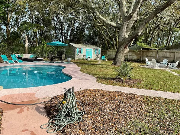 716 S 15th St, Fernandina Beach, FL 32034