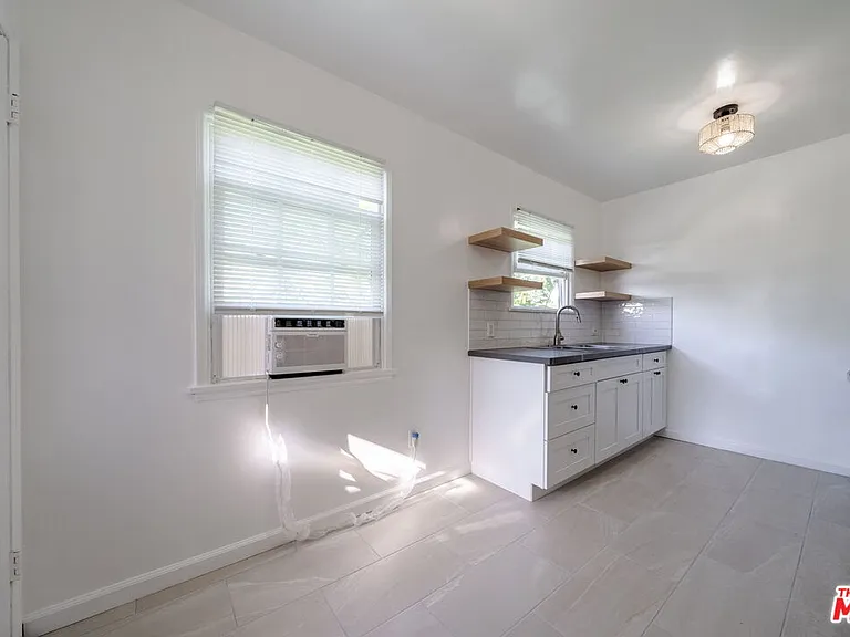 823 Highland Ave #11 — Photo 5