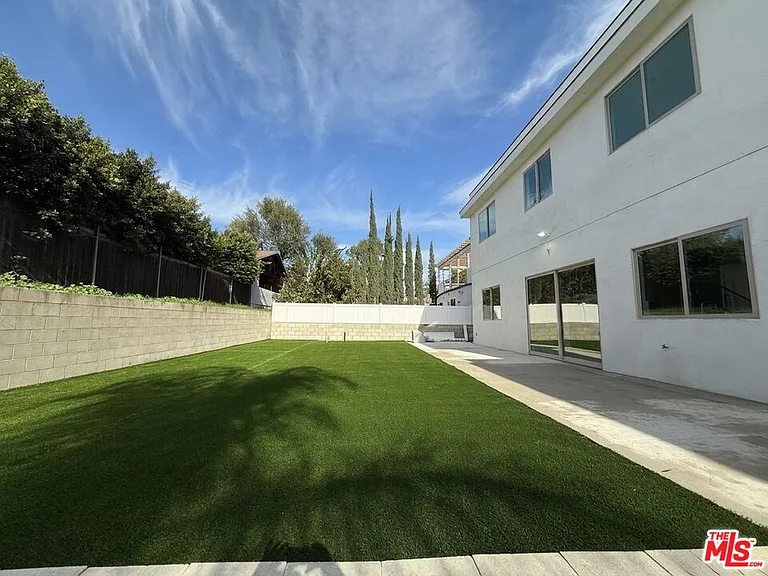 6723 Sunnyslope Ave — Photo 24
