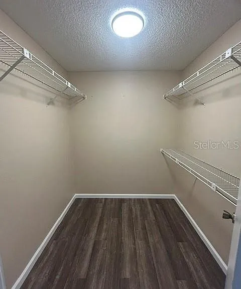 563 Holbrook Cir — Photo 19