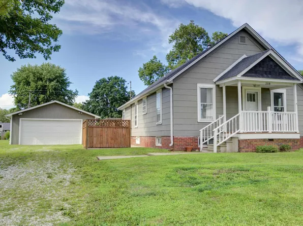 208 E Main St, Industry, IL 61440
