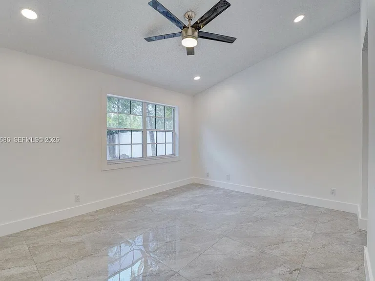 10791 SW 10th Pl — Photo 10