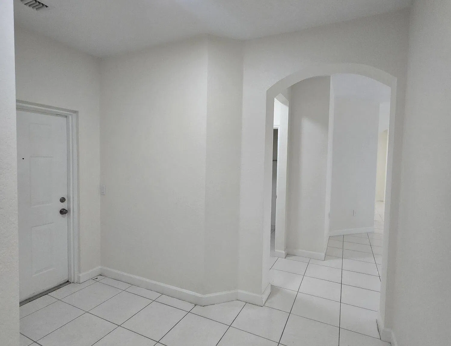 3 bed, 2.5 bath, 1604 sqft, $3,500 — Photo 3