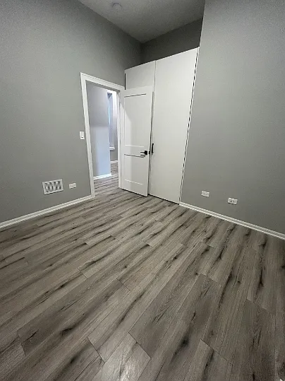 1647 N Fairfield Ave — Photo 13