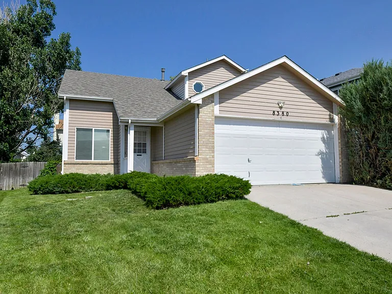 8380 Wilmington Dr — Photo 1
