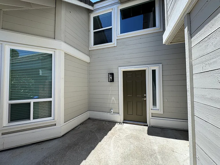 2737 Forest Park Ln — Photo 3