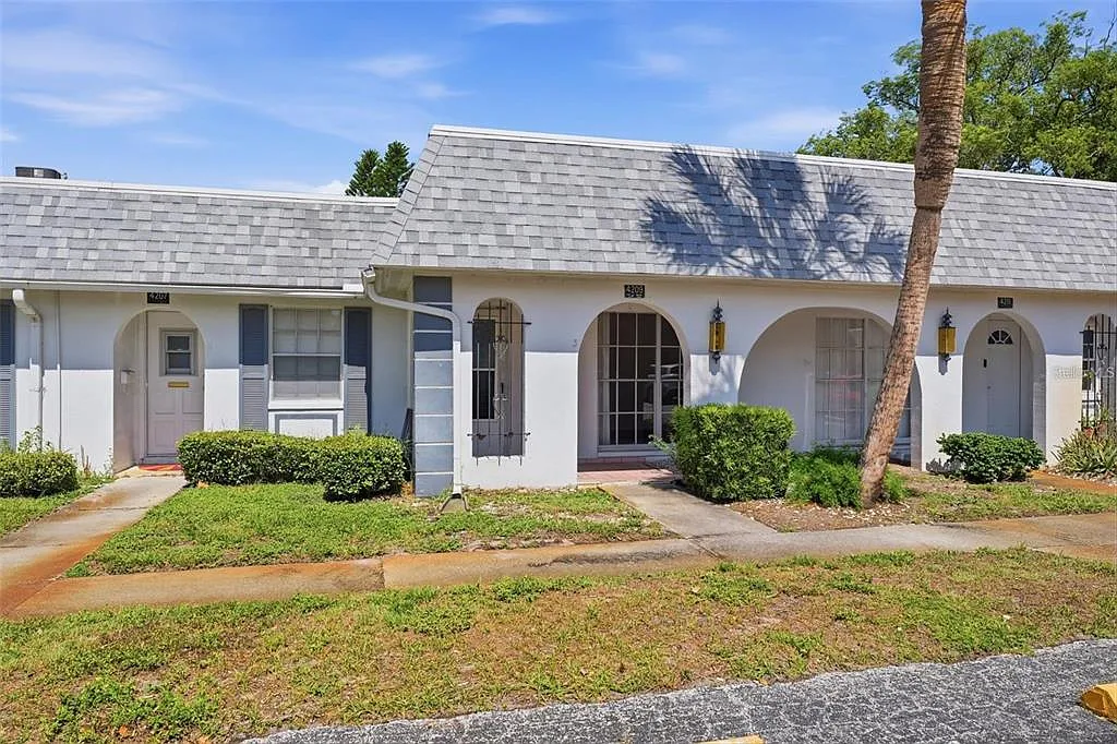 1 bed, 1.0 bath, 624 sqft, $1,295 — Photo 2