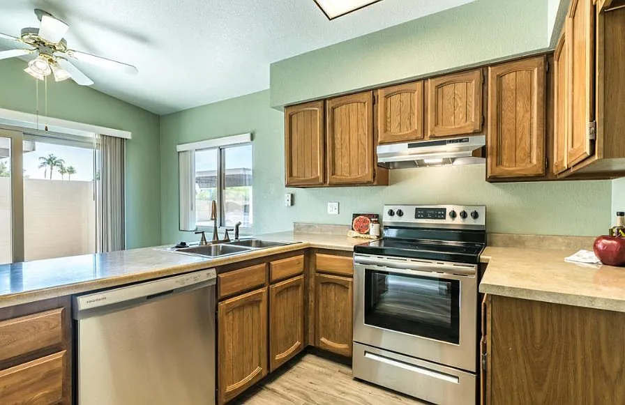 3 bed, 1092 sqft, $1,850 — Photo 2