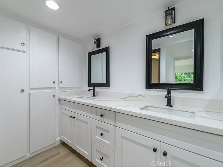 5016 Paseo De Vega — Photo 29