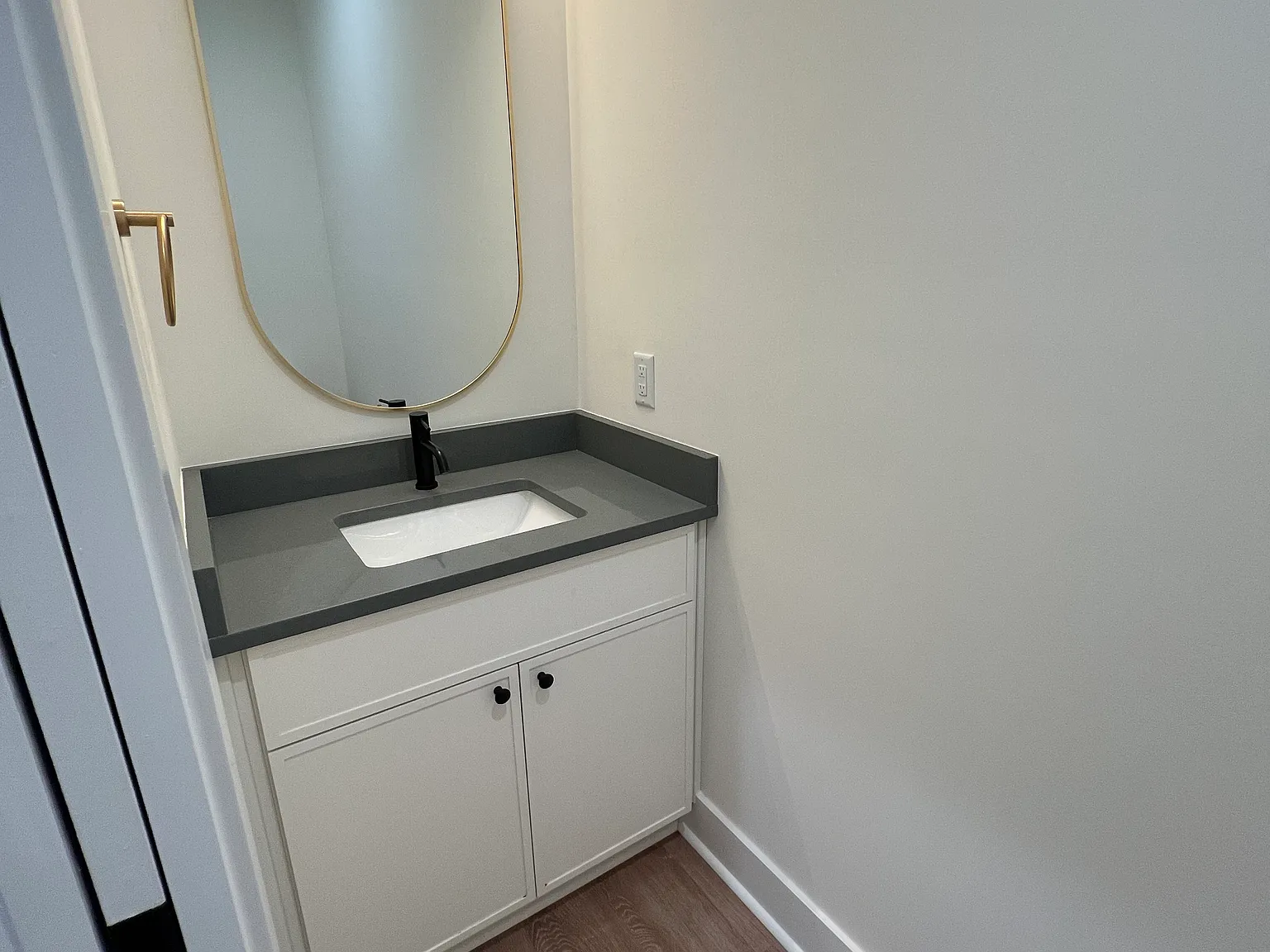 3 bed, 2.5 bath, 1800 sqft, $2,700 — Photo 3