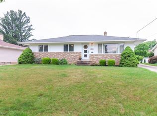 3976 Higley Rd, Rocky River, OH 44116