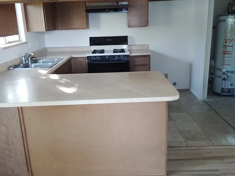 1636 Willis St — Photo 6