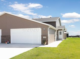 3366 Maple Leaf Loop S, Fargo, ND 58104