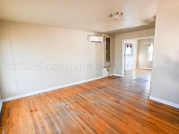 3rd image of 1501 S Avondale St