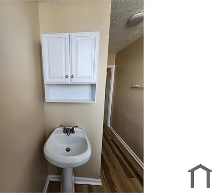 2408 W Chestnut St #1 — Photo 9