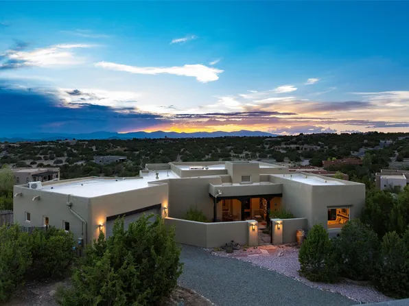 2 Via Quinta, Santa Fe, NM 87507