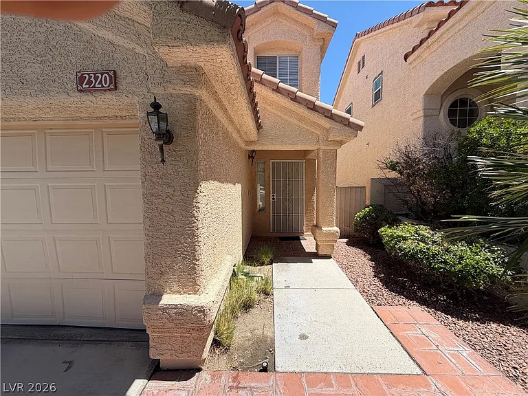 2320 Babcock Dr — Photo 2