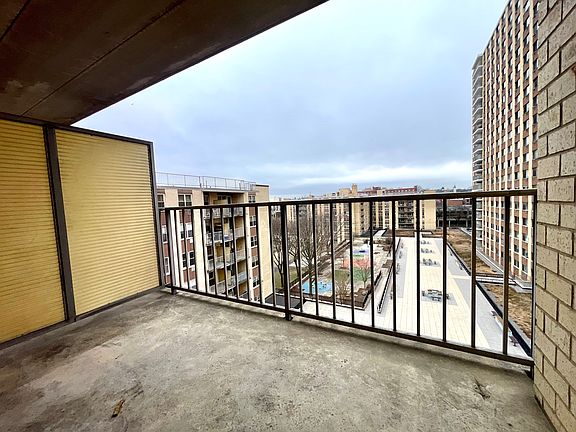 5th image of 32 Park Ave #7C1