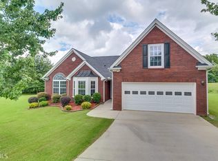 2825 Victoria Park Dr, Buford, GA 30519