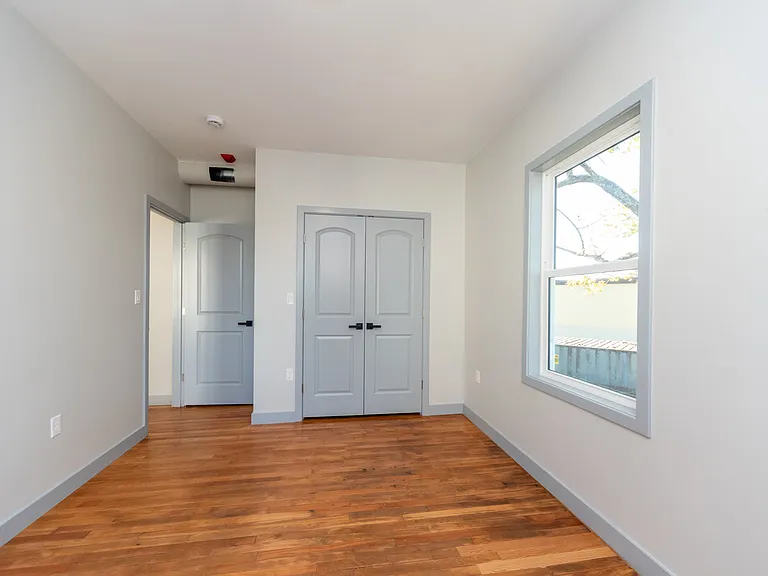 115-117 Mechanic St #3 — Photo 5
