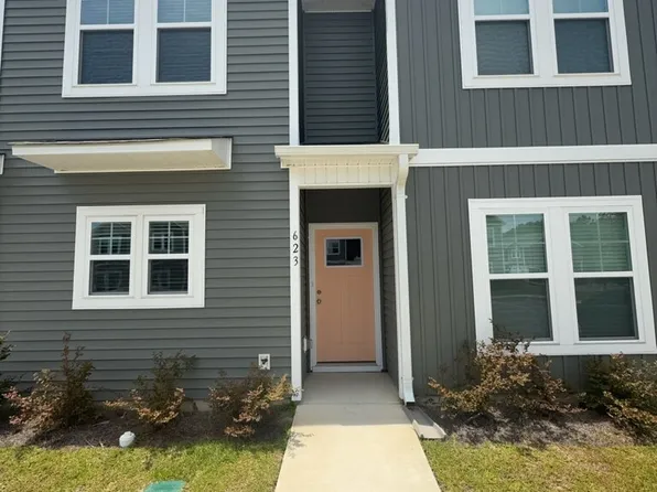 623 Jacks Crossing Dr, Hubert, NC