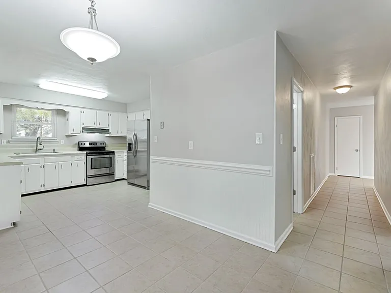 517 Norman Ln — Photo 19
