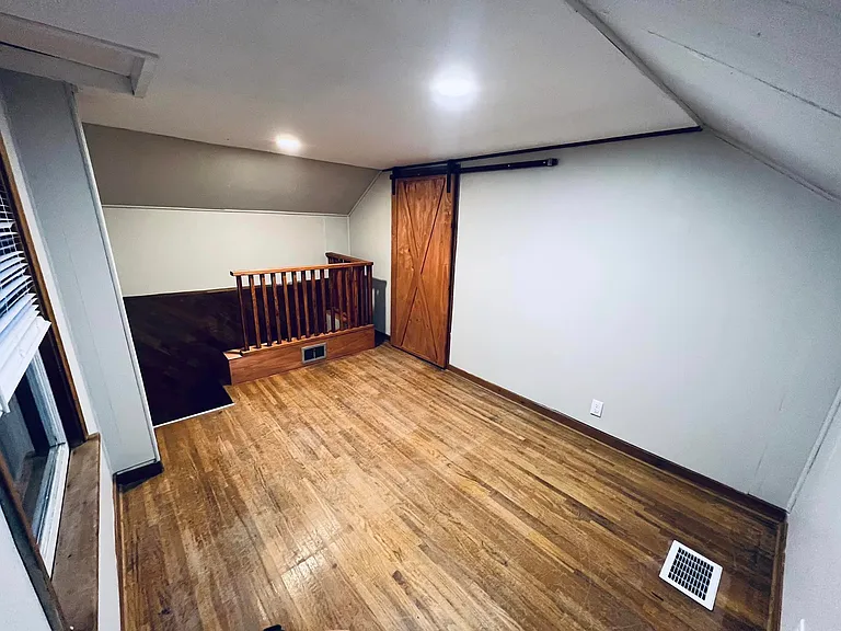 410 Wisconsin St — Photo 9