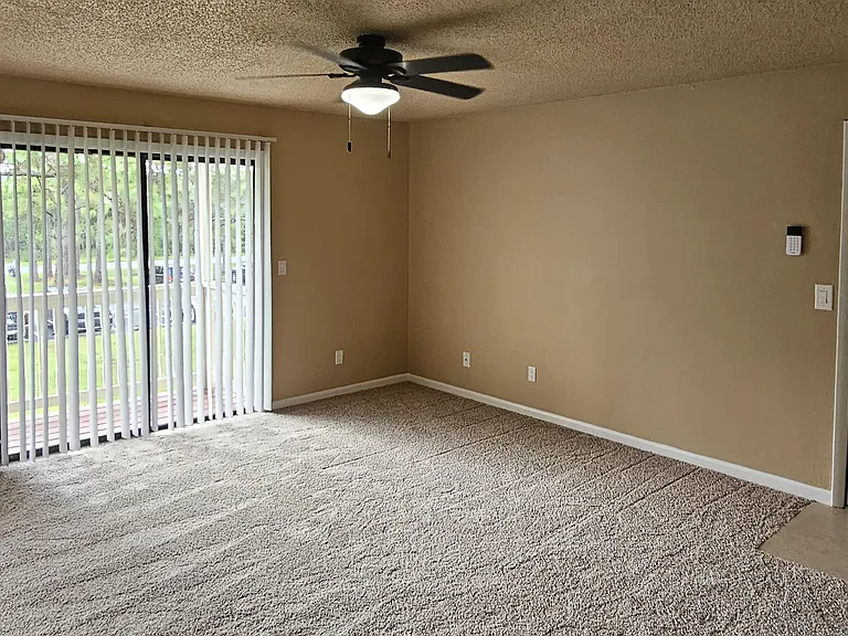 300 Mercury Ave SE #201 — Photo 2