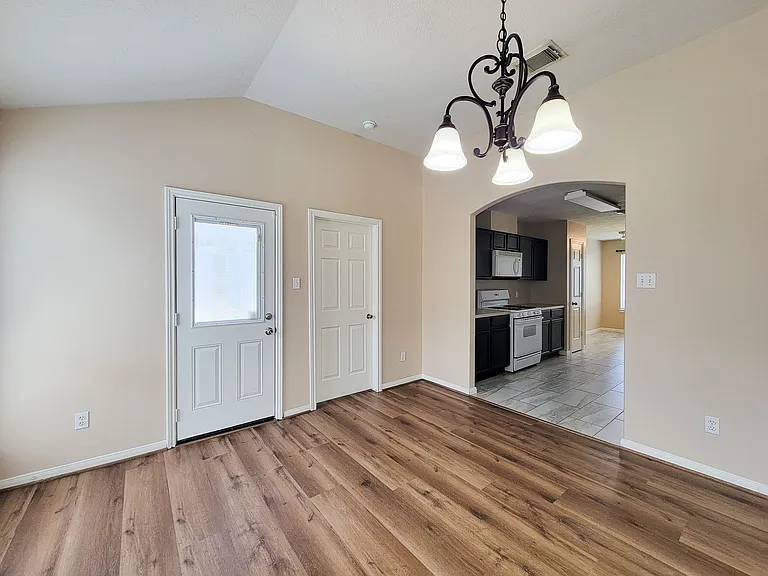18446 S Wimbledon Dr — Photo 12