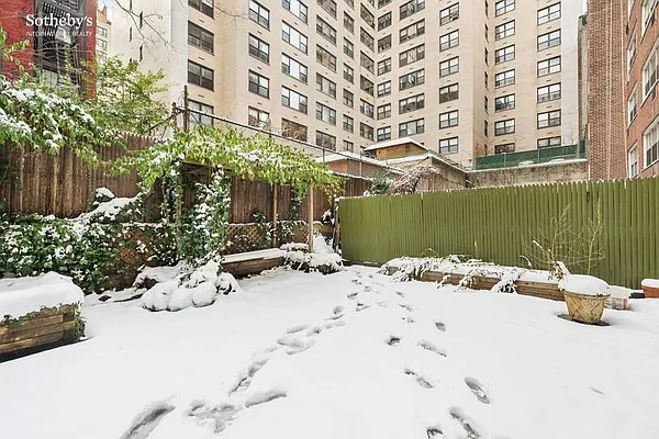 Sold by Sotheby's International Realty | media 1