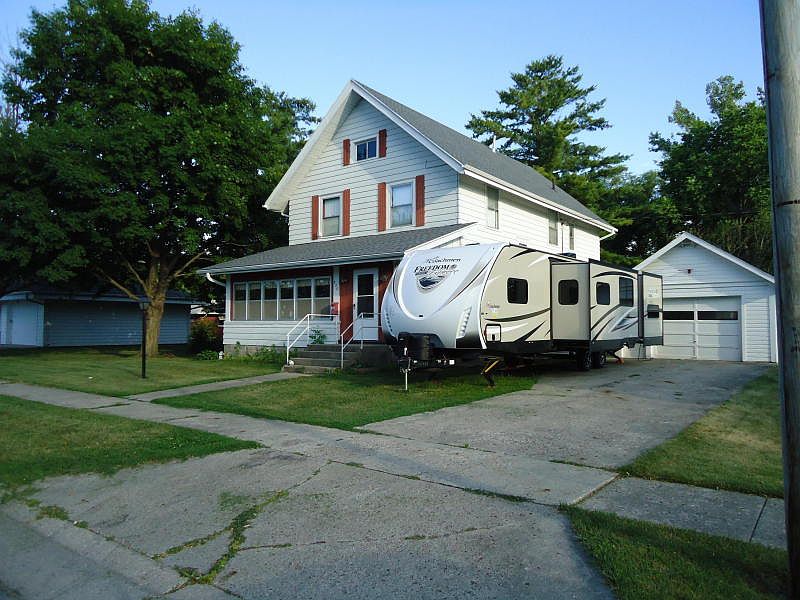 1st image of 520 4th St