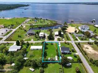 305 Montana Ave, Lynn Haven, FL 32444