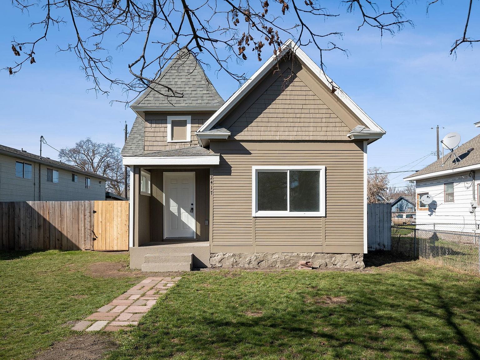 洋書 What it Is, What it Was 2417 17th St NE, Washington, DC 20018 | Zillow