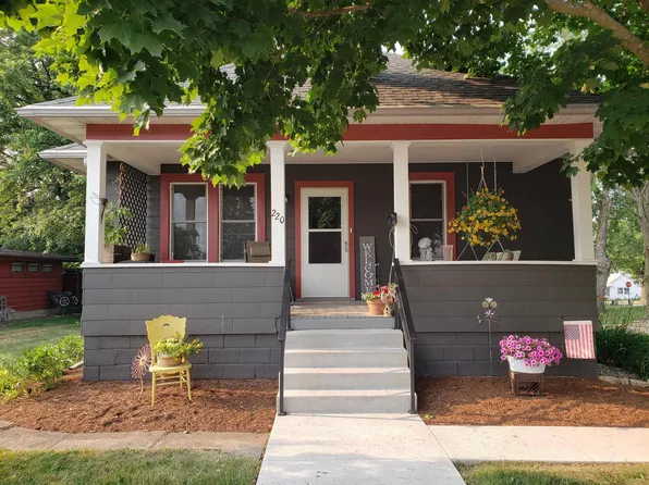 220 E Merrimac St, Dodgeville, WI 53533