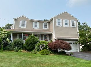 50 Orchard Valley Dr, Cranston, RI 02921
