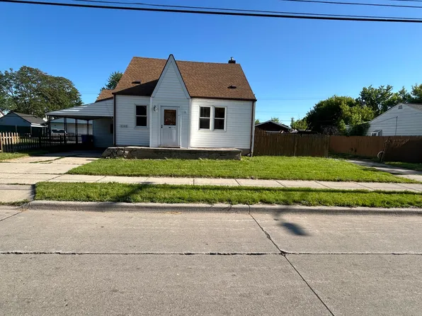 8105 Toepfer Rd, Warren, MI 48089