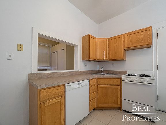 5th image of 1216 N Dearborn St #D1216a3