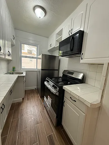 255 W Englewood Ave #2 Photo 1