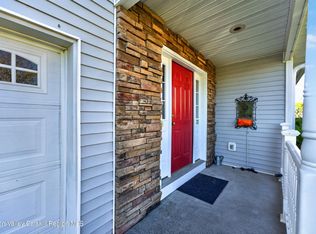 22 Van Winkle Rd, Hudson, NY 12534