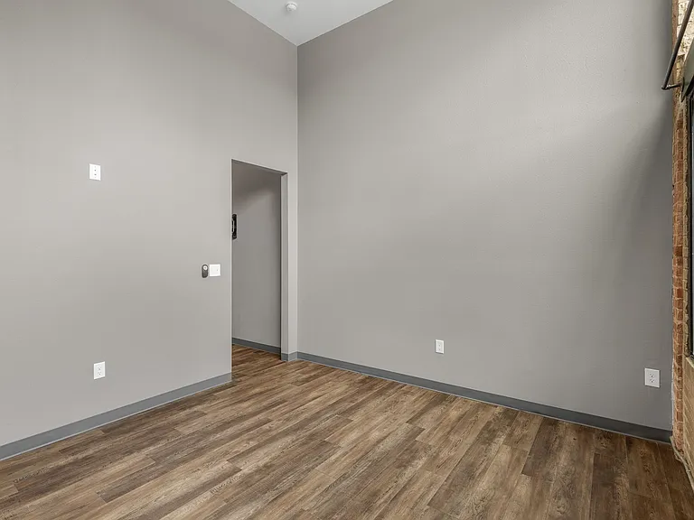 901 9th St #LOFT C — Photo 16