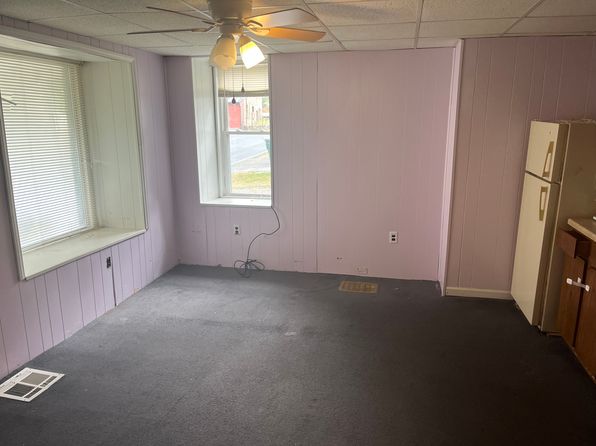 4 Timothy Dr APT 1