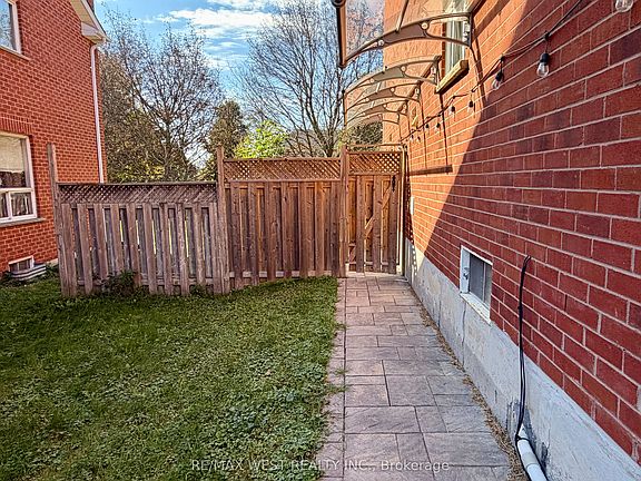 5th image of 858 Cassie Rd
