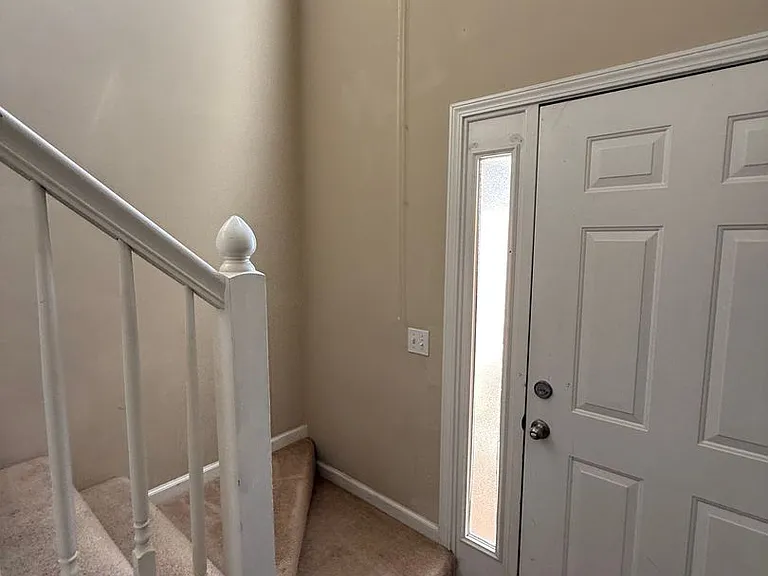 115 Wakefield Way — Photo 3