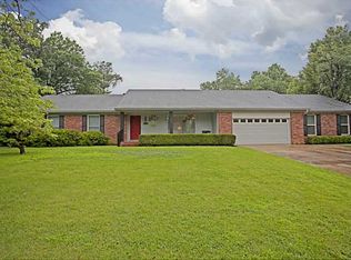2725 N Loxley Ave, Fayetteville, AR 72703