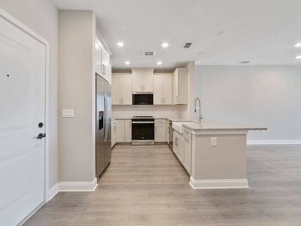 Aspen with Study Kitchen