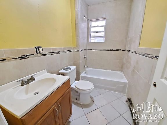 2nd image of 250 Ellis Ave Floor 1