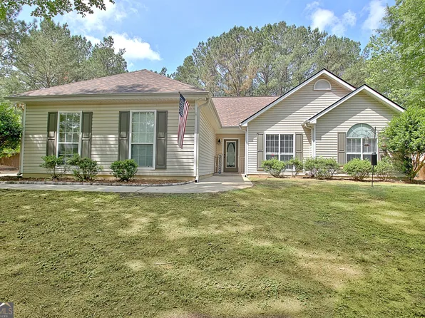 15 Riverside Pkwy, Sharpsburg, GA 30277